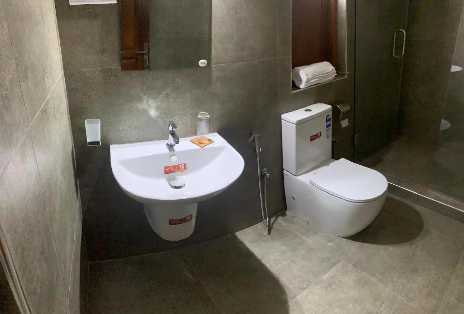 Sebastian Transit Villa With Free Shuttle Service To Airport Kotugoda Zewnętrze zdjęcie